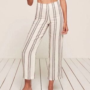Reformation white and Black Striped cropped linen Pants size 0